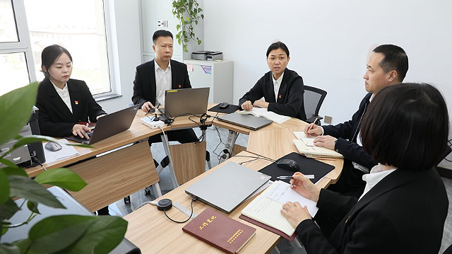 史铁生：温厚的人格形象长留人间