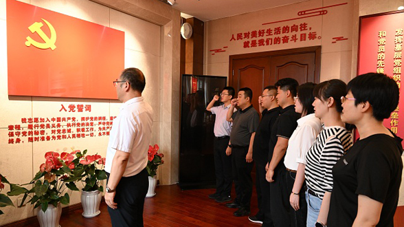 两个“历史决议”的制定背景、主要内容和重要意义