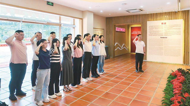 迈向新征程实现中国梦的行动指南