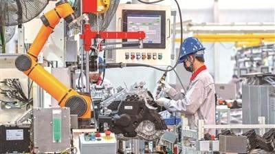 坚持用马克思主义中国化最新成果武装全党