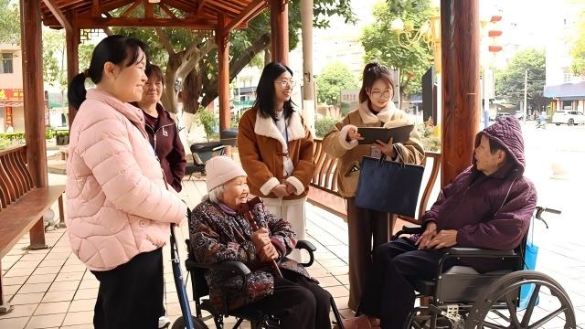 史铁生：温厚的人格形象长留人间