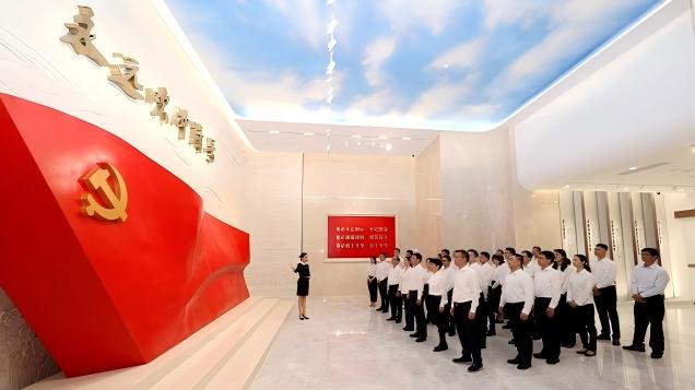 史铁生：温厚的人格形象长留人间