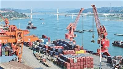 坚持用马克思主义中国化最新成果武装全党