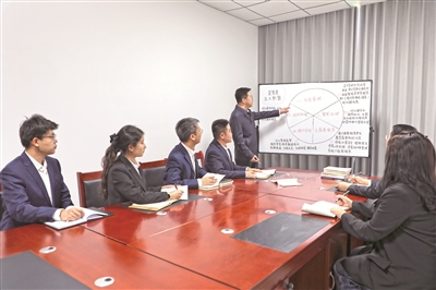 史铁生：温厚的人格形象长留人间