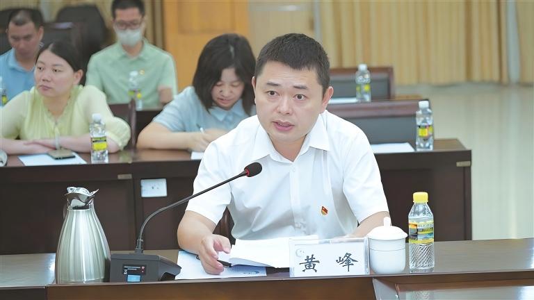 史铁生：温厚的人格形象长留人间