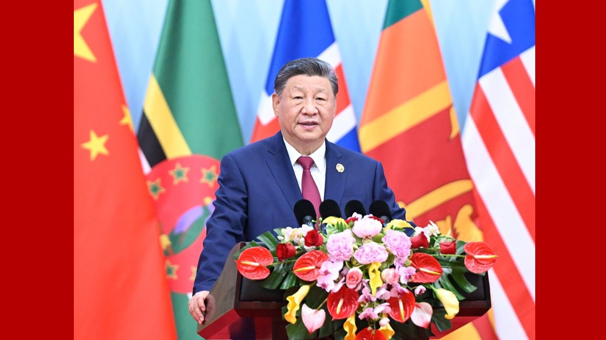 习近平出席全球妇女峰会开幕式并发表主旨讲话